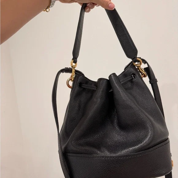 Marc Jacobs Lock That Bucket Bag - Picture 2 of 7